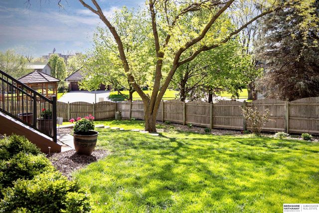 15511 Pierce Circle, Omaha, NE 68144