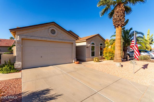 1792 E PALM BEACH Drive, Chandler, AZ 85249