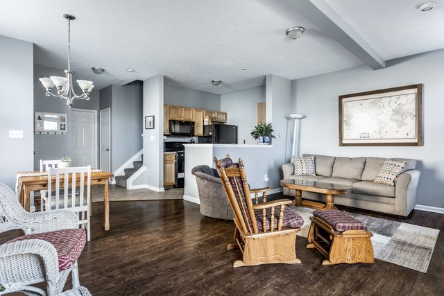 6220 Bishops Pond Lane, Indianapolis, IN 46268