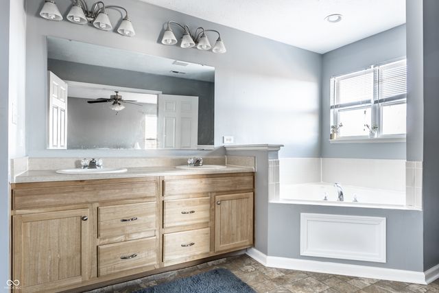 6220 Bishops Pond Lane, Indianapolis, IN 46268