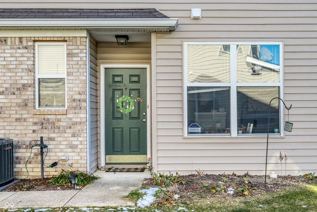 6220 Bishops Pond Lane, Indianapolis, IN 46268