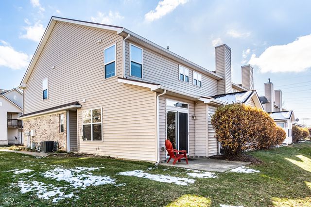 6220 Bishops Pond Lane, Indianapolis, IN 46268