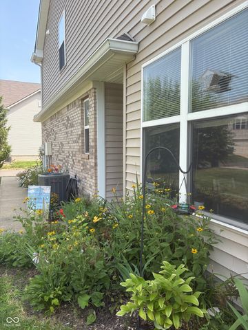 6220 Bishops Pond Lane, Indianapolis, IN 46268