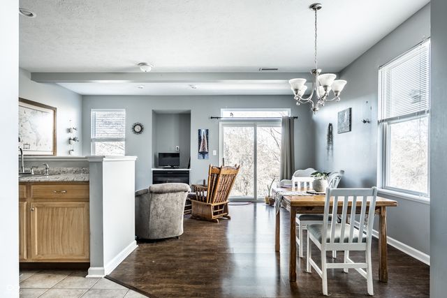 6220 Bishops Pond Lane, Indianapolis, IN 46268