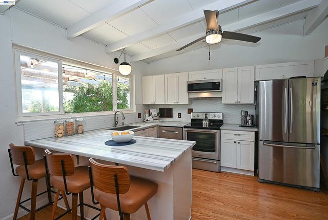 5239 Katrina Ct, Castro Valley, CA 94546