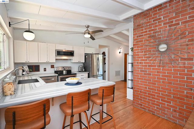 5239 Katrina Ct, Castro Valley, CA 94546