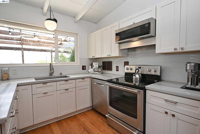5239 Katrina Ct, Castro Valley, CA 94546