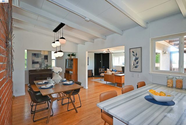 5239 Katrina Ct, Castro Valley, CA 94546