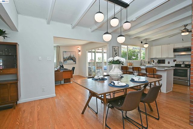 5239 Katrina Ct, Castro Valley, CA 94546