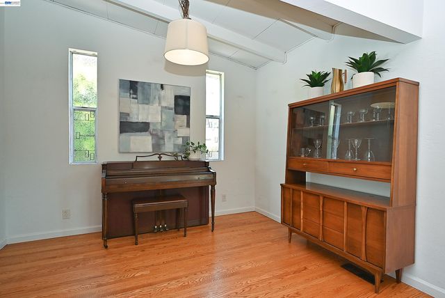 5239 Katrina Ct, Castro Valley, CA 94546