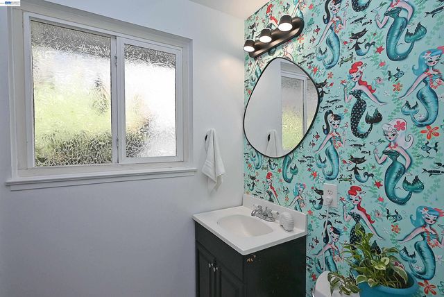 5239 Katrina Ct, Castro Valley, CA 94546