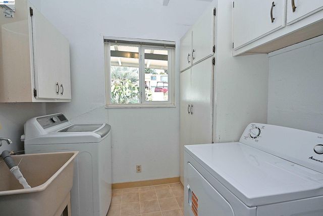 5239 Katrina Ct, Castro Valley, CA 94546