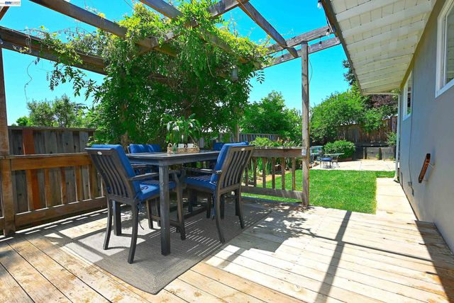 5239 Katrina Ct, Castro Valley, CA 94546