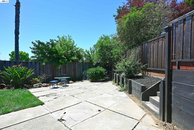 5239 Katrina Ct, Castro Valley, CA 94546