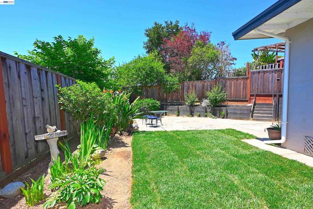 5239 Katrina Ct, Castro Valley, CA 94546