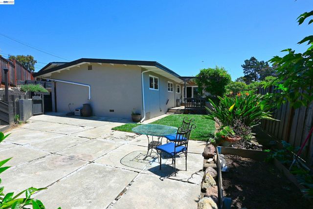 5239 Katrina Ct, Castro Valley, CA 94546
