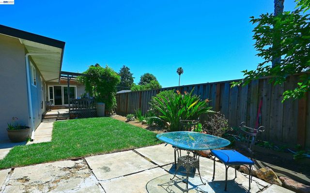 5239 Katrina Ct, Castro Valley, CA 94546