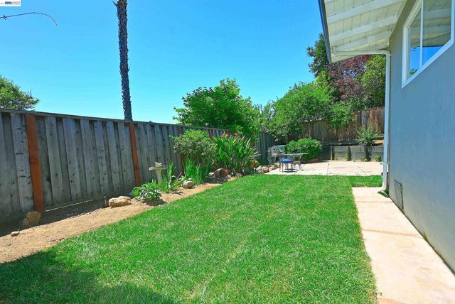 5239 Katrina Ct, Castro Valley, CA 94546
