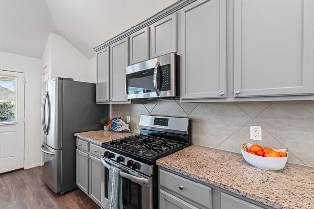 705 Autumn Lake Lane, Magnolia, TX 77354