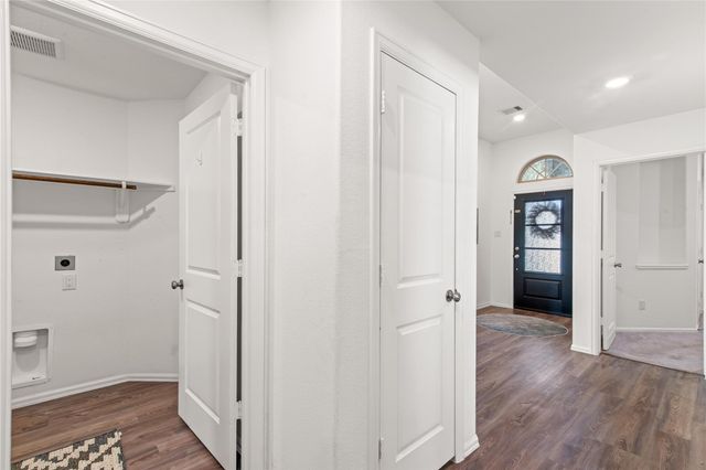 705 Autumn Lake Lane, Magnolia, TX 77354