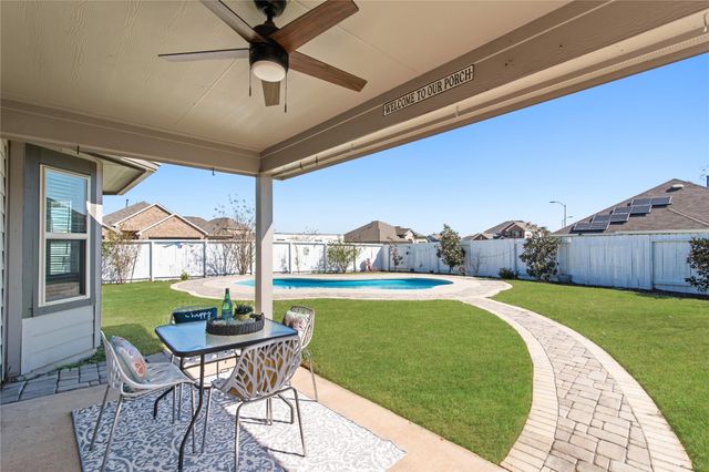 705 Autumn Lake Lane, Magnolia, TX 77354