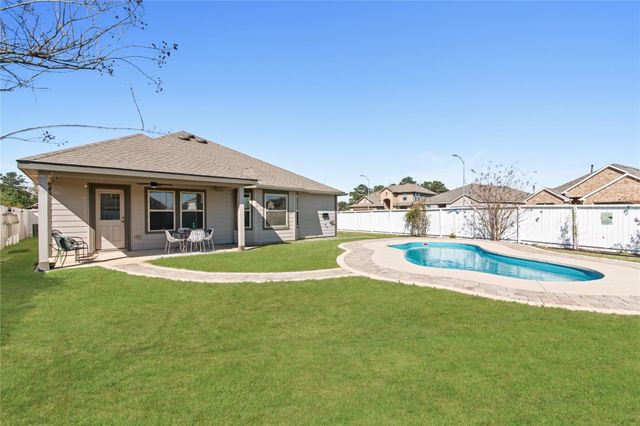 705 Autumn Lake Lane, Magnolia, TX 77354