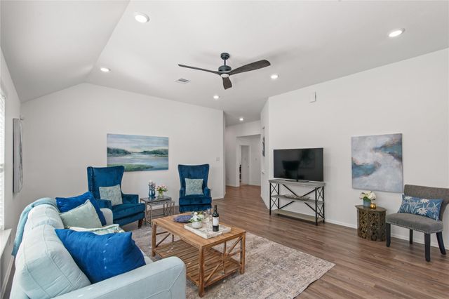 705 Autumn Lake Lane, Magnolia, TX 77354