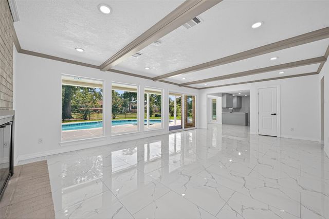 559 Hampton Road, Conroe, TX 77302