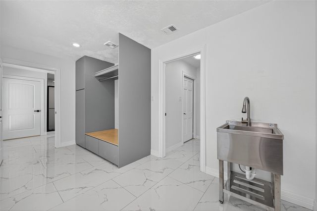 559 Hampton Road, Conroe, TX 77302