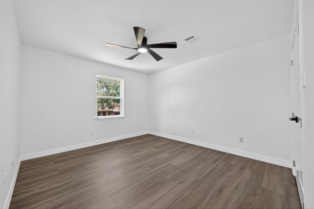 559 Hampton Road, Conroe, TX 77302