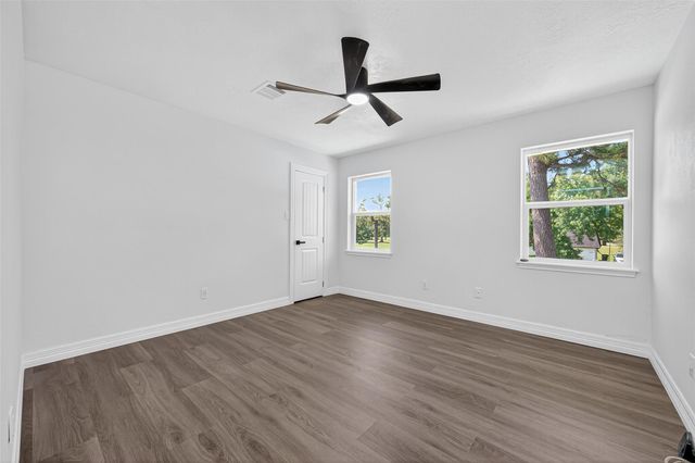 559 Hampton Road, Conroe, TX 77302