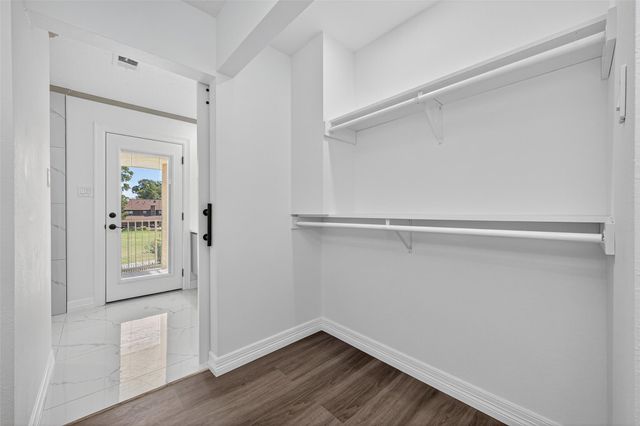 559 Hampton Road, Conroe, TX 77302