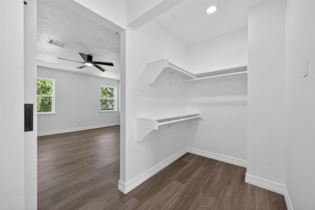 559 Hampton Road, Conroe, TX 77302