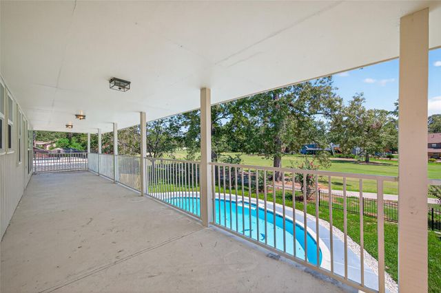 559 Hampton Road, Conroe, TX 77302