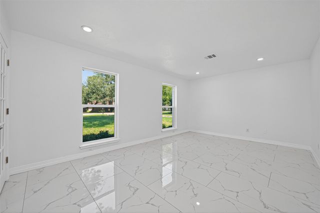 559 Hampton Road, Conroe, TX 77302