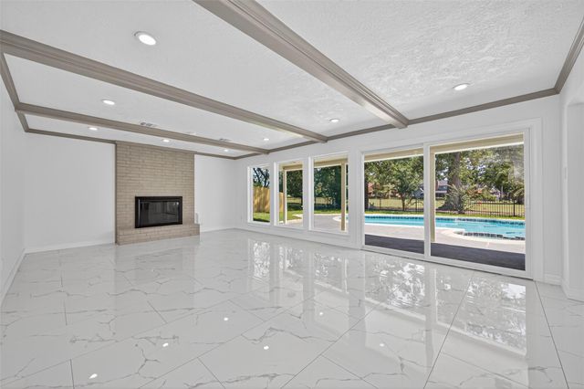 559 Hampton Road, Conroe, TX 77302