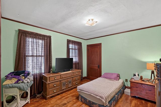 1461 7th Street W, Saint Paul, MN 55102