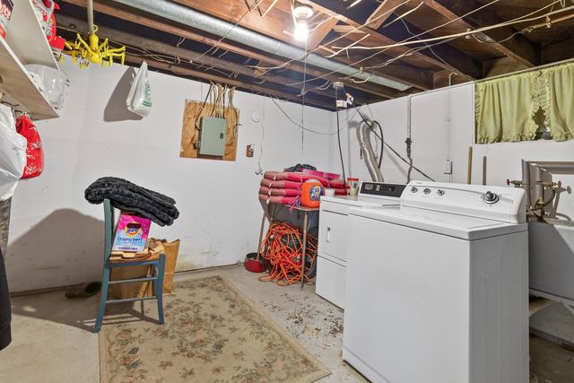 1461 7th Street W, Saint Paul, MN 55102