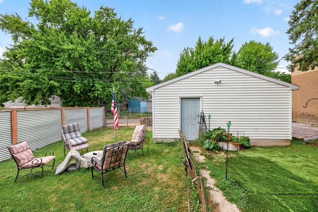 1461 7th Street W, Saint Paul, MN 55102
