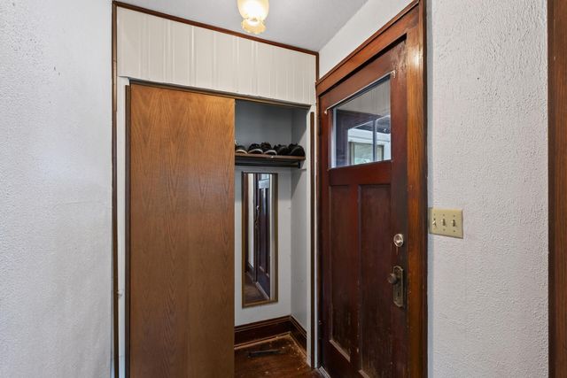1461 7th Street W, Saint Paul, MN 55102