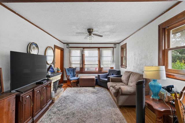 1461 7th Street W, Saint Paul, MN 55102