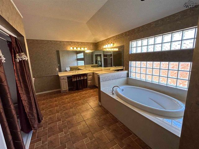 5008 PAWNEE PATHWAY, Wichita Falls, TX 76310