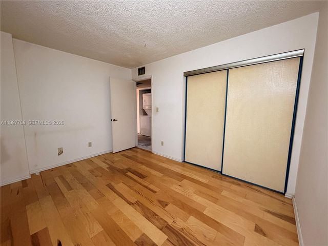 17000 NW 67th Ave 115, Hialeah, FL 33015