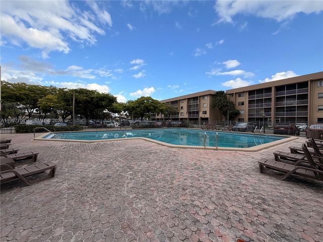 17000 NW 67th Ave 115, Hialeah, FL 33015