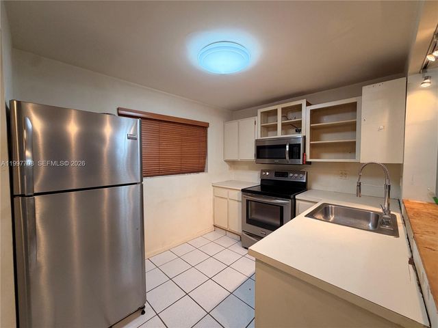 17000 NW 67th Ave 115, Hialeah, FL 33015