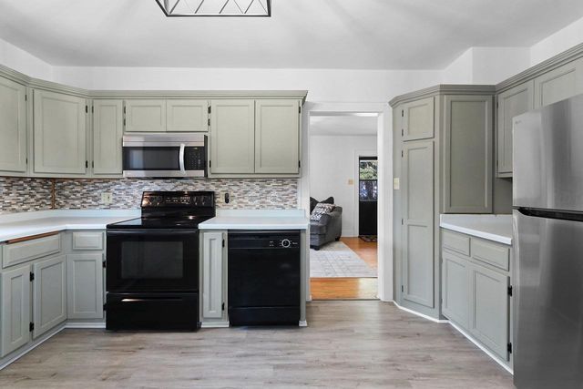 124 N ONEIDA STREET, Green Bay, WI 54303