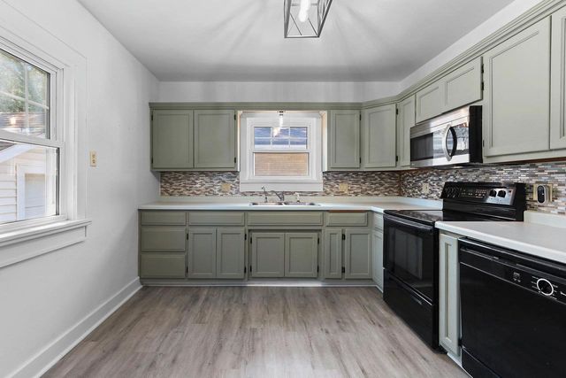 124 N ONEIDA STREET, Green Bay, WI 54303