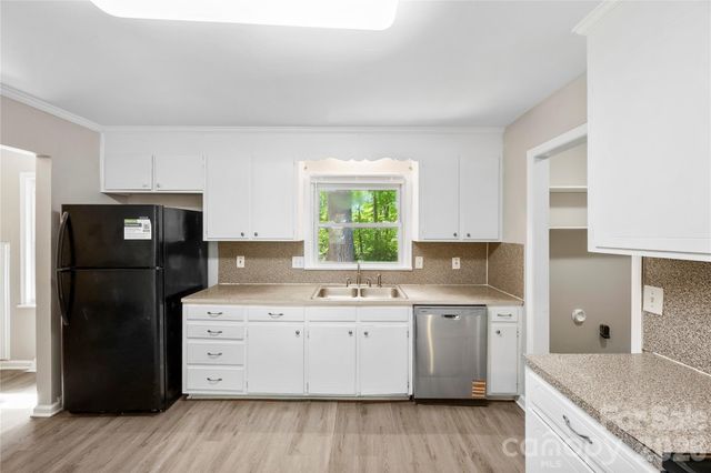 7001 Crossridge Road, Charlotte, NC 28214