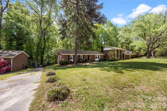 7001 Crossridge Road, Charlotte, NC 28214