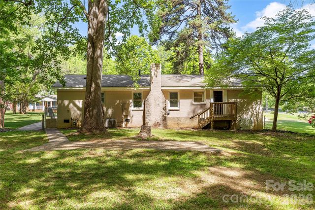 7001 Crossridge Road, Charlotte, NC 28214